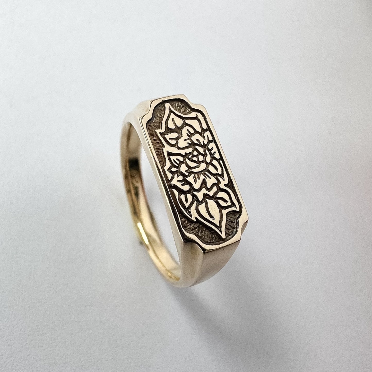 Peony - 9ct. Gold