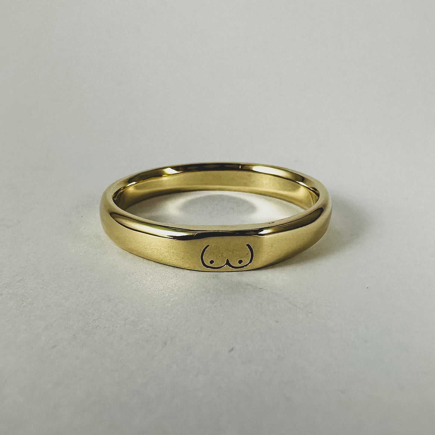 Boobs - 9ct. Stacker
