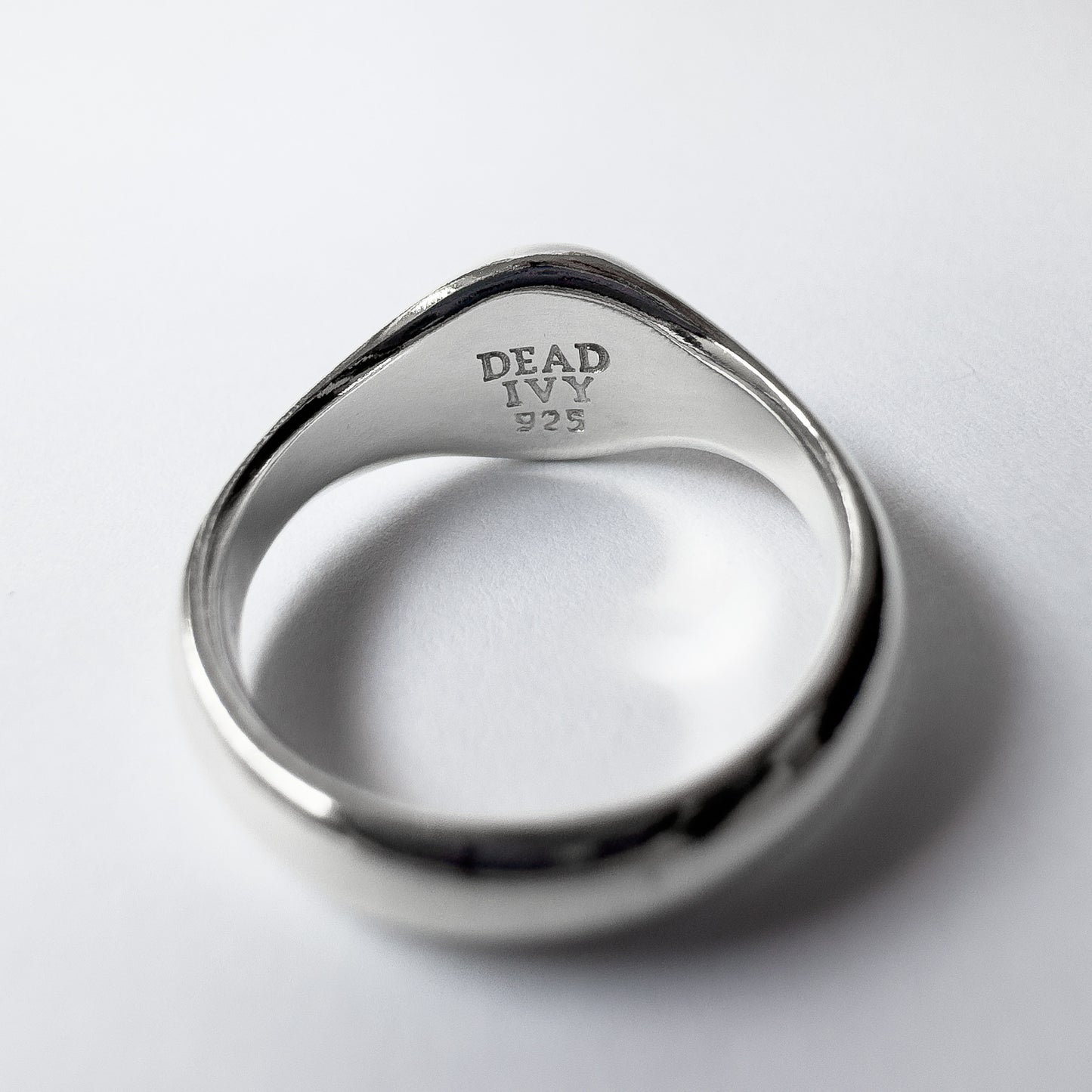 Round Signet