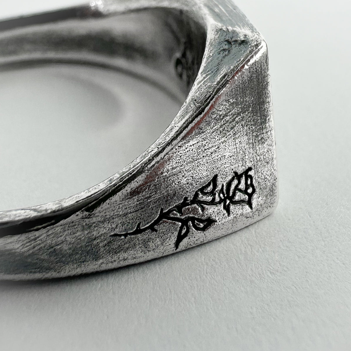 Memento Vivere - Signet Ring