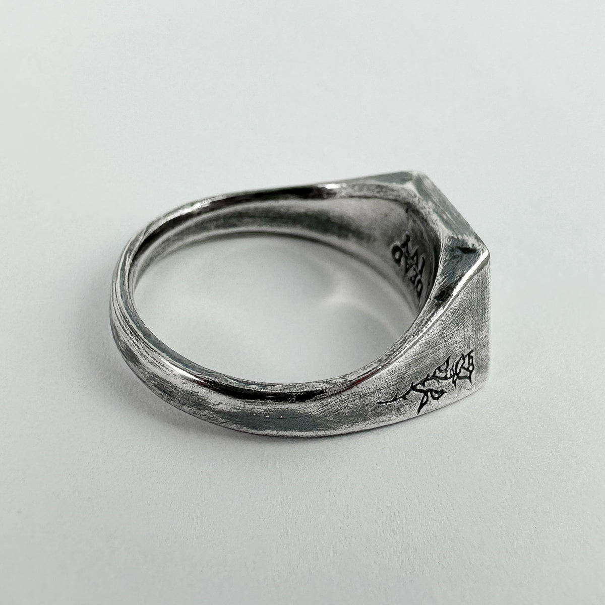 Memento Vivere - Signet Ring