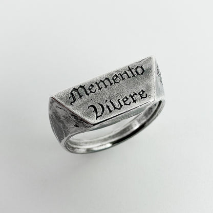 Memento Vivere - Signet Ring