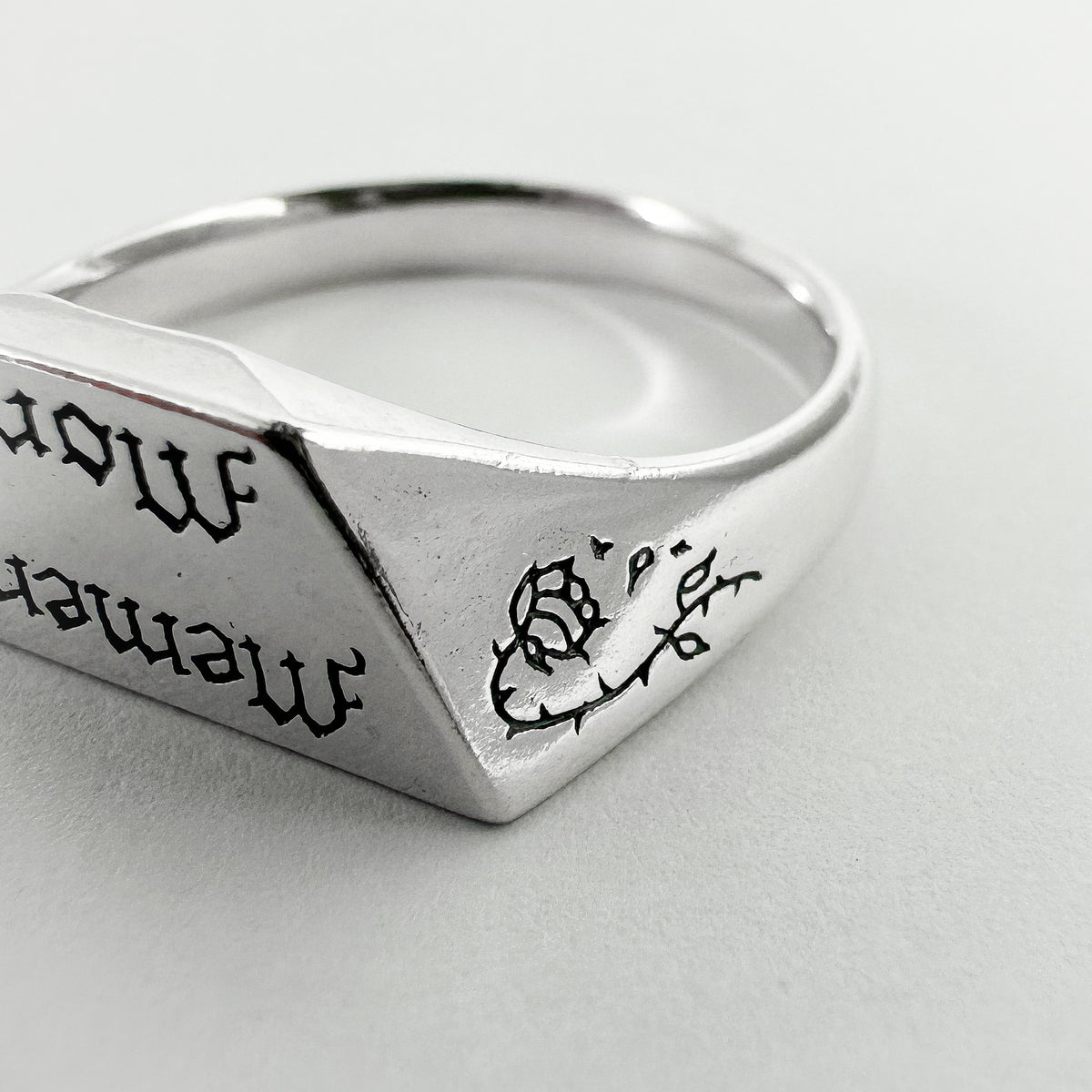Memento Mori - Signet Ring