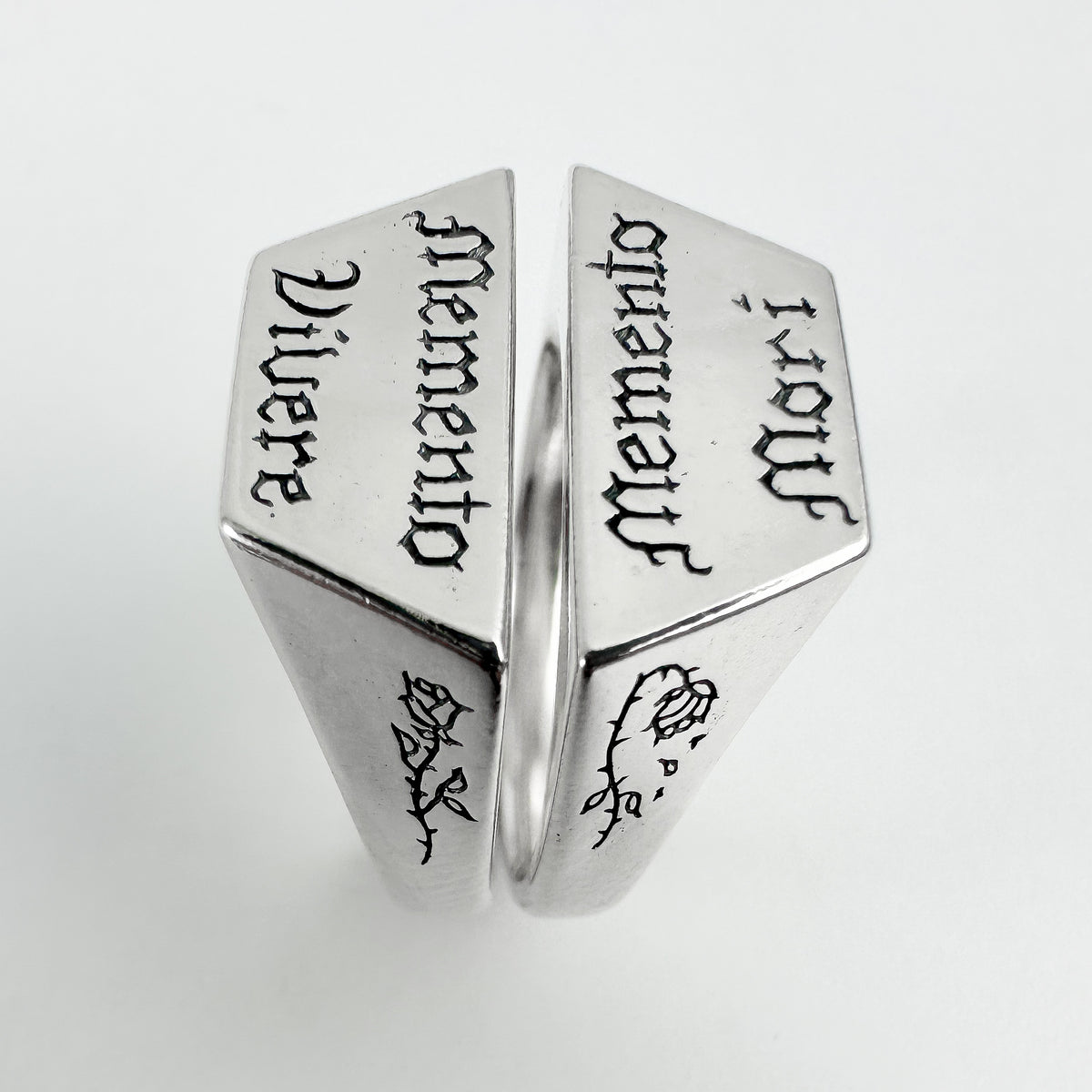 Memento Vivere - Signet Ring